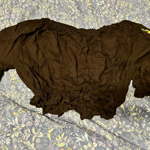 Embroidered colorful crop top! - Picture 5 of 6